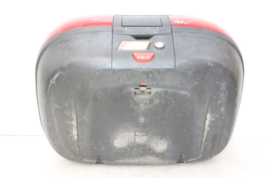 photo de TOP CASE PEUGEOT KISBEE 2T 50 (2010 - 2017) - Vue rapprochée