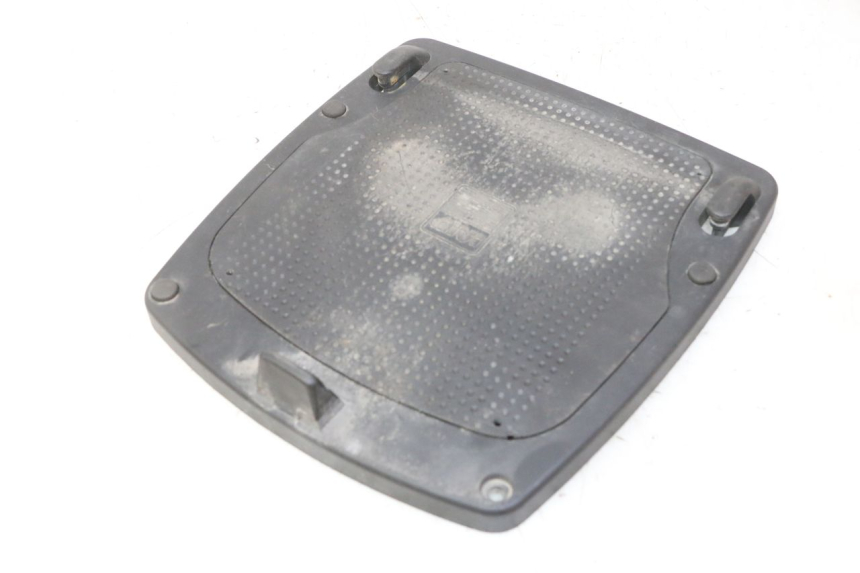 photo de TOP CASE PEUGEOT KISBEE 2T 50 (2010 - 2017) - Vue principale