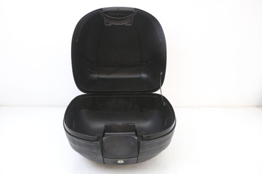 photo de TOP CASE PEUGEOT KISBEE 4T 50 (2018 - 2022) - Points de fixation