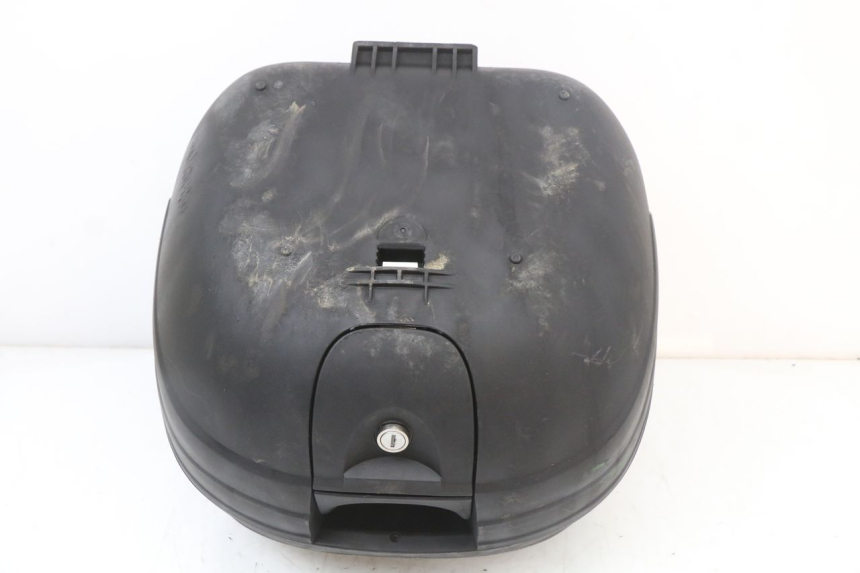 photo de TOP CASE PEUGEOT KISBEE 4T 50 (2018 - 2022) - Marquages et références