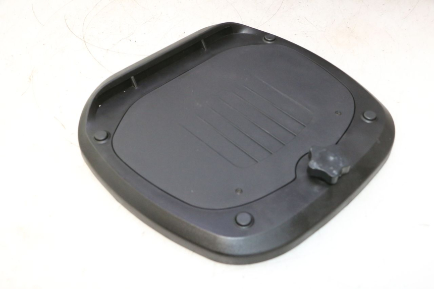 photo de TOP CASE PEUGEOT KISBEE 4T 50 (2023 - 2026) - Détail de la pièce