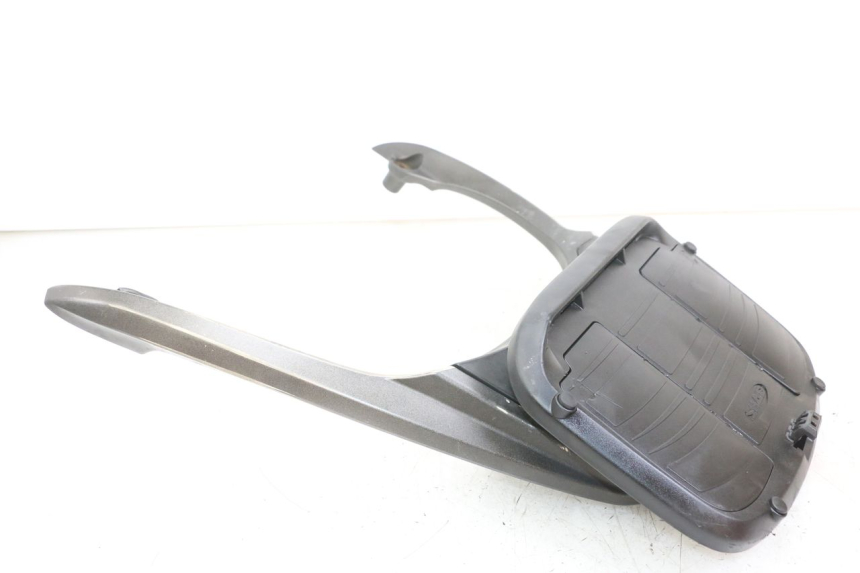 photo de TOP CASE KYMCO X-TOWN XTOWN 125 (2016 - 2021) - Points de fixation