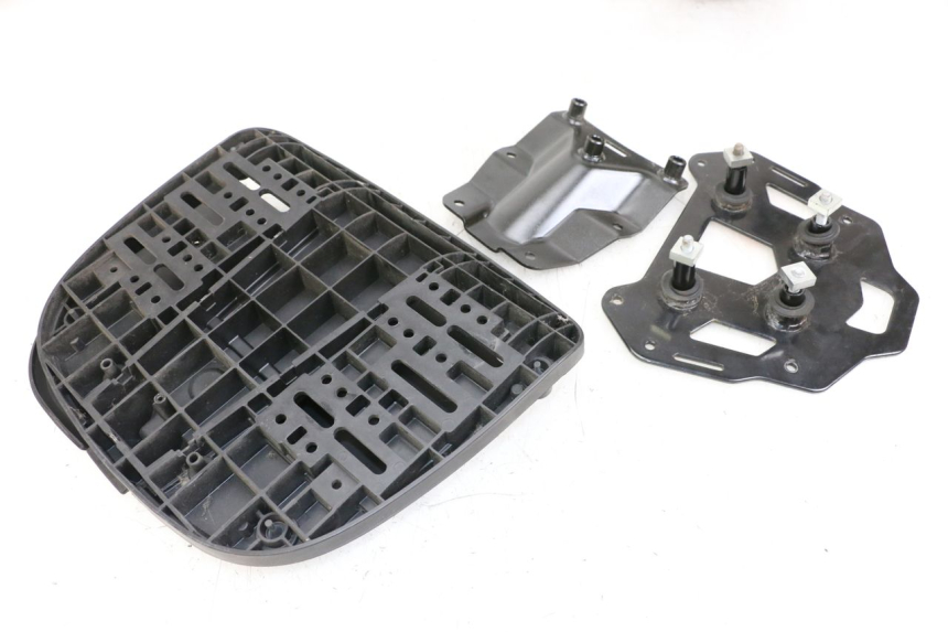 photo de TOP CASE PIAGGIO MP3 HPE 350 (2018 - 2020) - Photo complémentaire