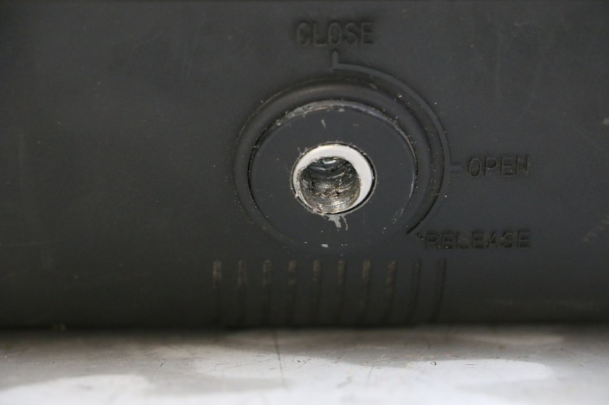 photo de TOP CASE PIAGGIO MP3 HPE 350 (2018 - 2020) - État de surface