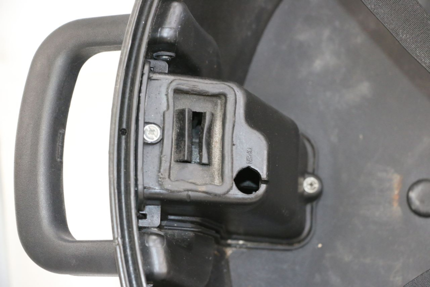 photo de TOP CASE PIAGGIO MP3 LT 400 (2007 - 2012) - Photo complémentaire