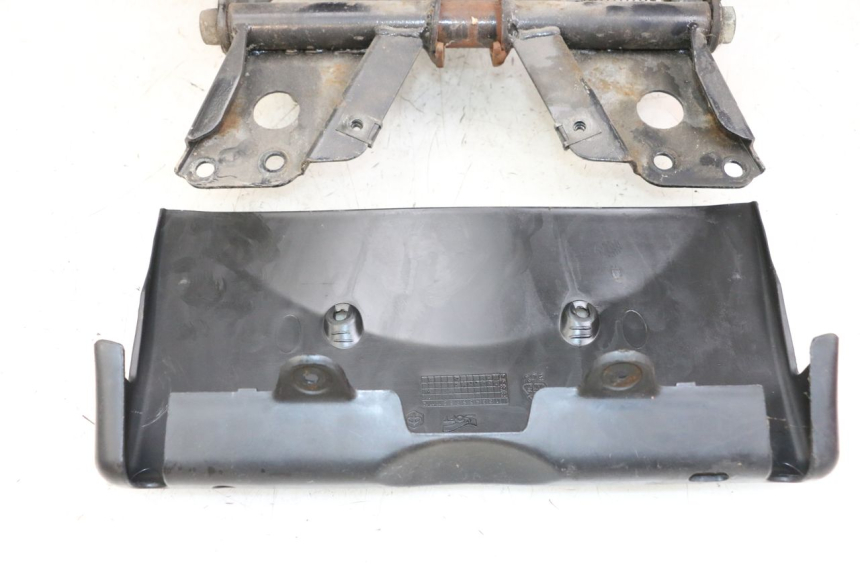 photo de TOP CASE PIAGGIO MP3 LT 400 (2007 - 2012) - Marquages et références