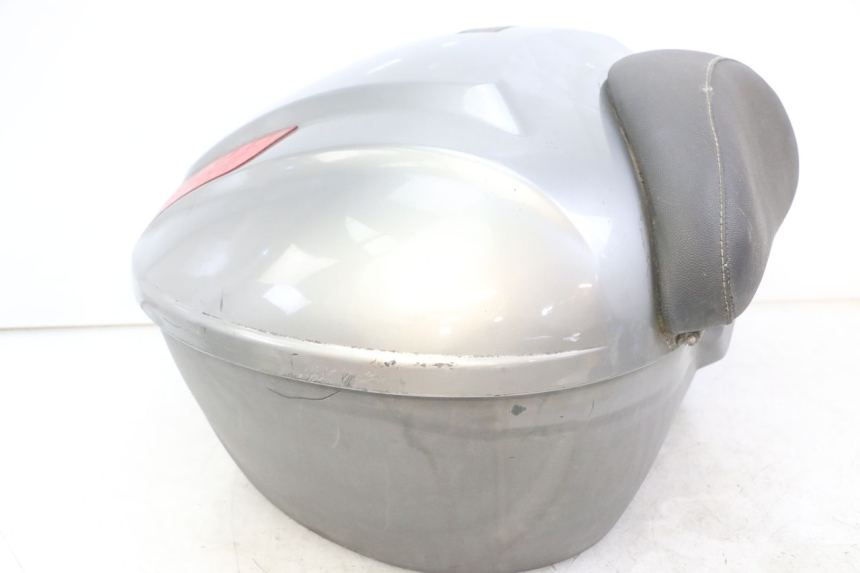 photo de TOP CASE PIAGGIO MP3 LT 300 (2010 - 2016) - Vue rapprochée