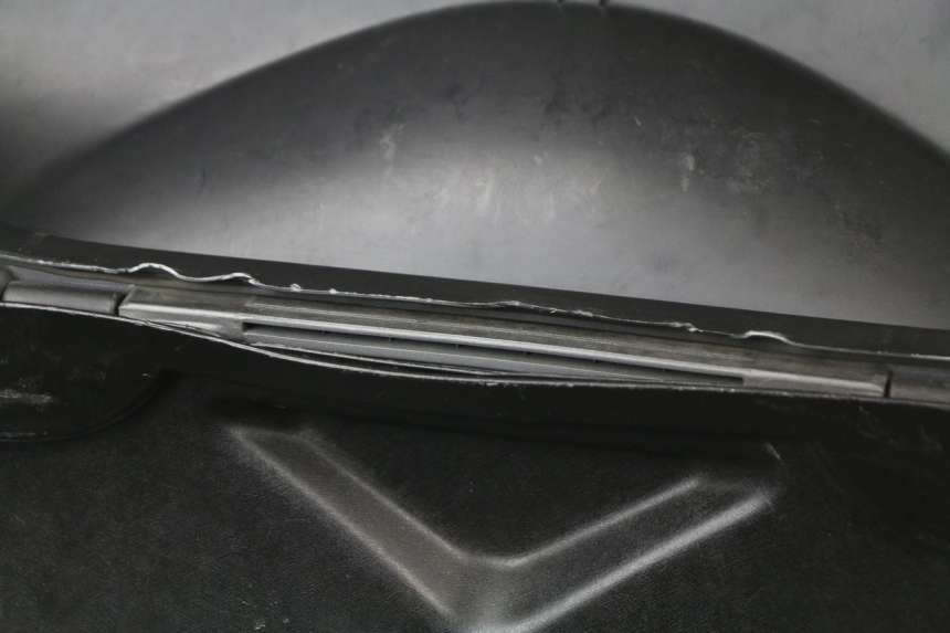 photo de TOP CASE PIAGGIO MP3 500 (2011 - 2015) - Gros plan technique