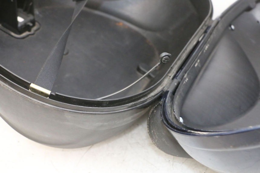 photo de TOP CASE PIAGGIO MP3 RL 250 (2006 - 2010) - Gros plan technique