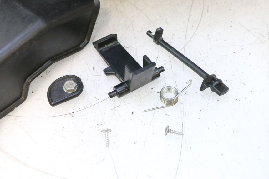 photo de TOP CASE PIAGGIO MP3 125 (2006 - 2014) - Inspection visuelle