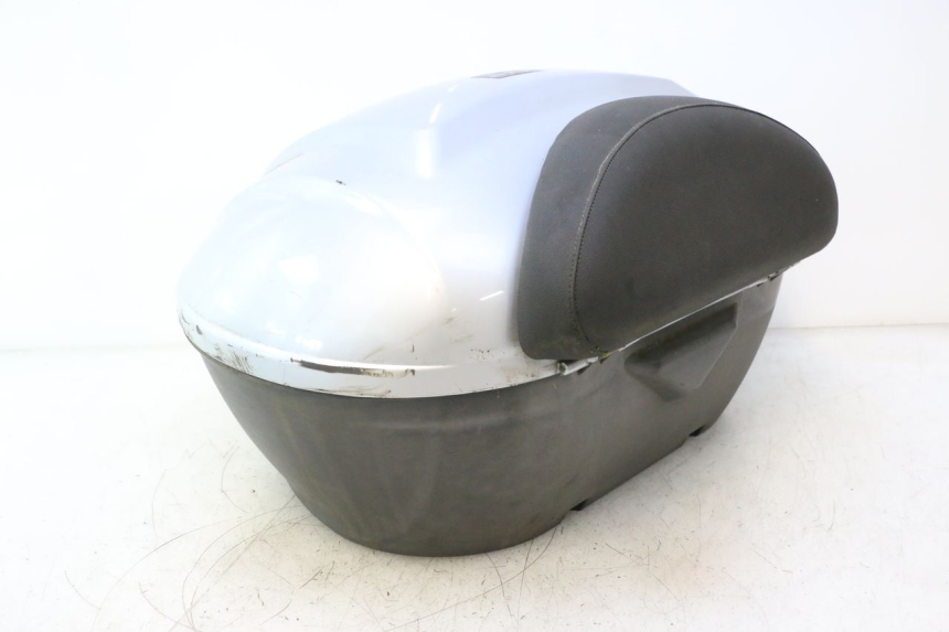 photo de TOP CASE PIAGGIO MP3 125 (2006 - 2014) - Points de fixation