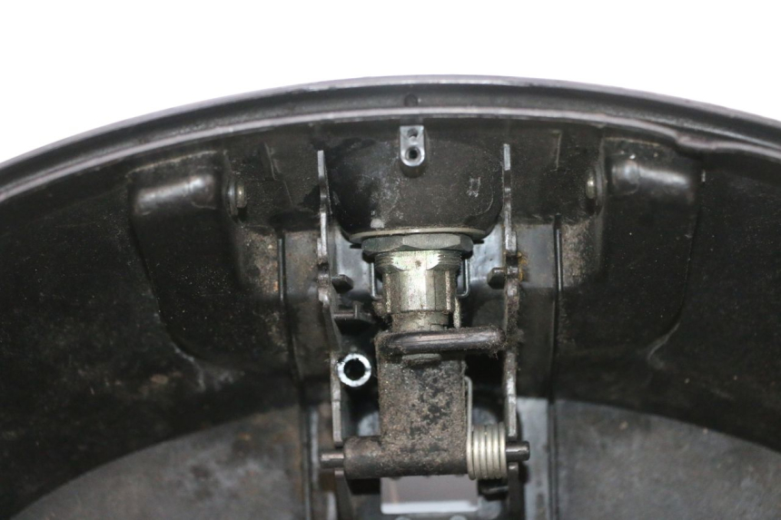 photo de TOP CASE PIAGGIO MP3 125 (2006 - 2014) - Points de fixation