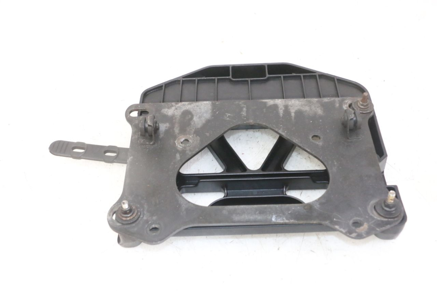 photo de TOP CASE HONDA NTV DEAUVILLE ABS 700 (2007 - 2016) - Gros plan technique