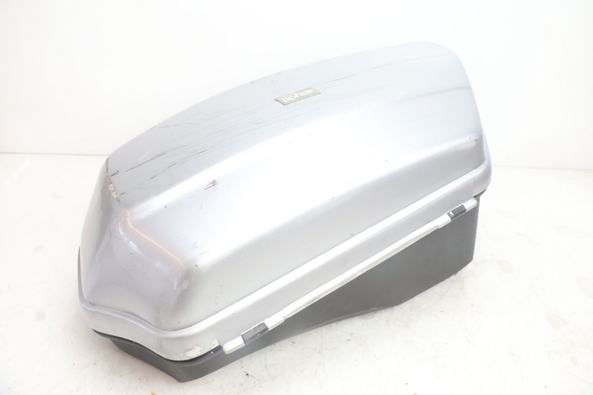 photo de TOP CASE APRILIA SCARABEO GT 125 (1999 - 2007) - Détail de la pièce
