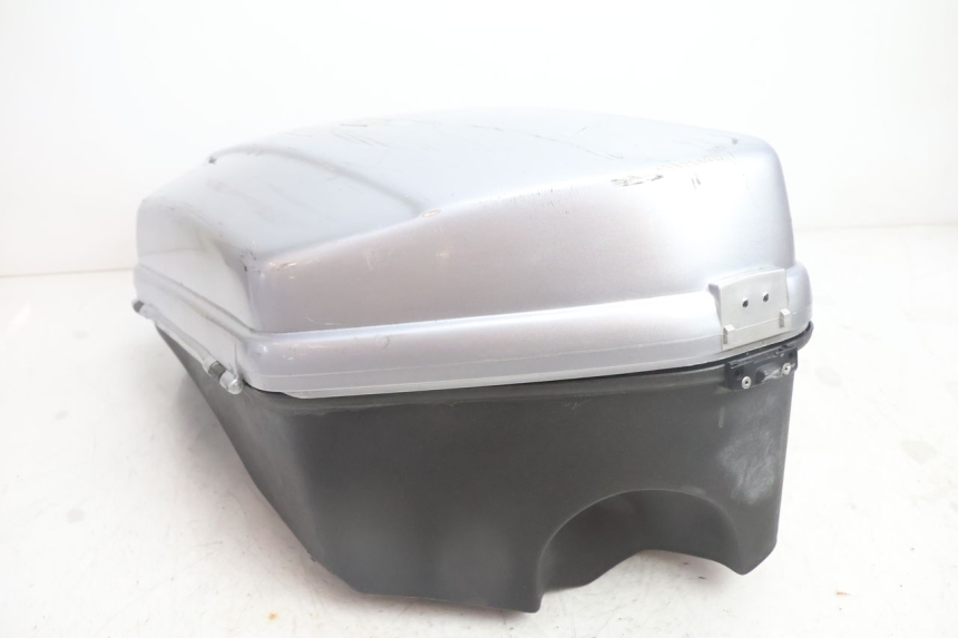 photo de TOP CASE APRILIA SCARABEO GT 125 (1999 - 2007) - Vue rapprochée