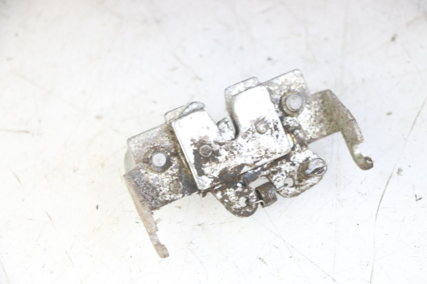 photo de TOP CASE APRILIA SCARABEO GT TOURING 125 (1999 - 2005) - Autre angle de vue