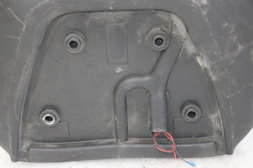 photo de TOP CASE APRILIA SCARABEO GT TOURING 125 (1999 - 2005) - Vue d’ensemble