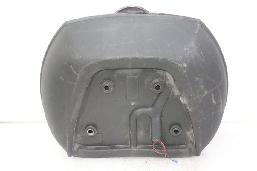 photo de TOP CASE APRILIA SCARABEO GT TOURING 125 (1999 - 2005) - Points de fixation