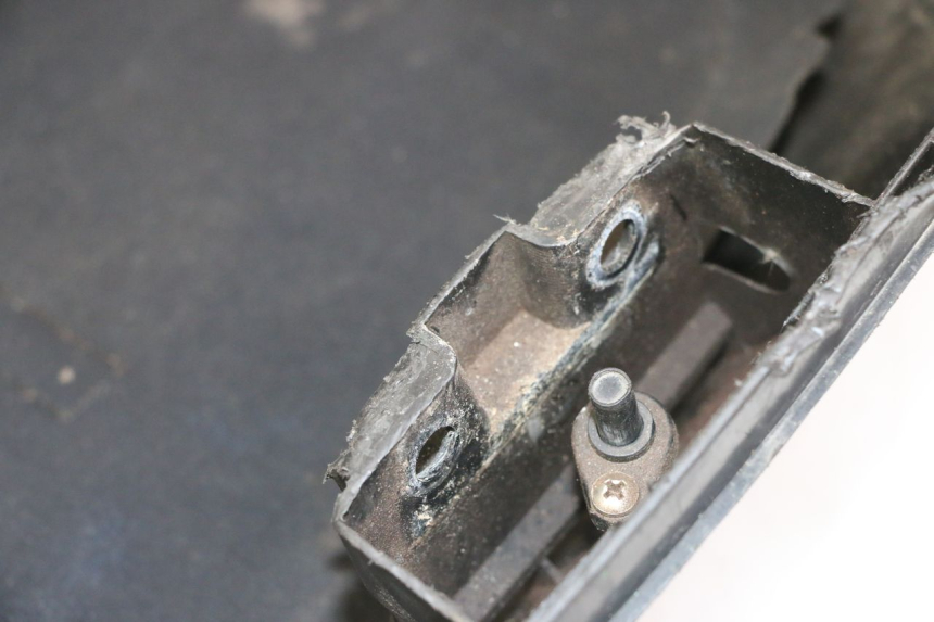 photo de TOP CASE APRILIA SCARABEO GT TOURING 125 (1999 - 2005) - Marquages et références