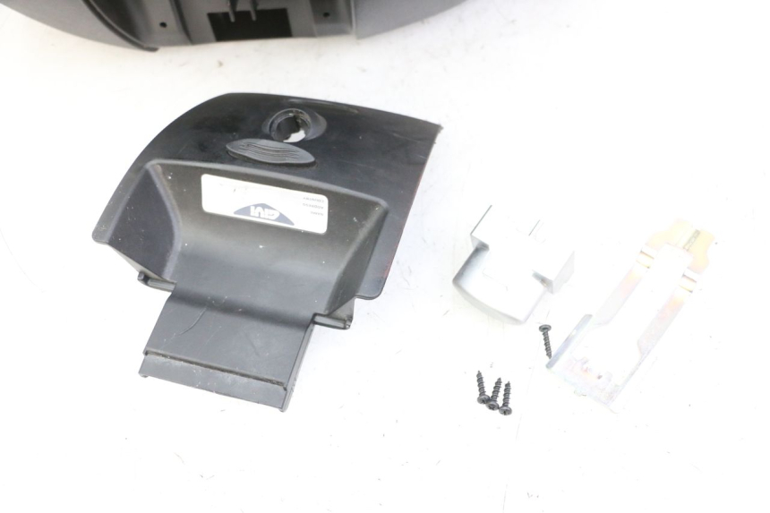 photo de TOP CASE PEUGEOT TWEET 4T 50 (2023 - 2025) - Zoom composants