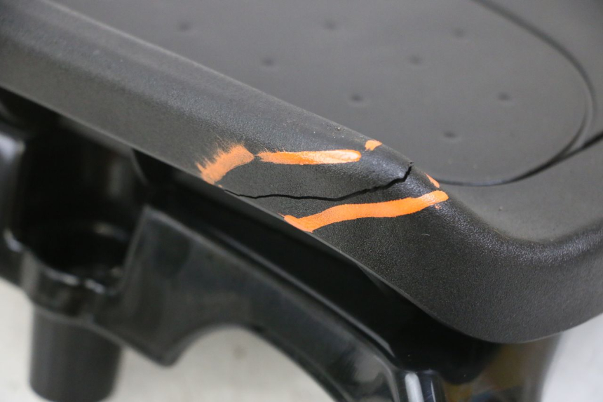 photo de TOP CASE PEUGEOT TWEET 4T 50 (2023 - 2025) - Pièce contrôlée