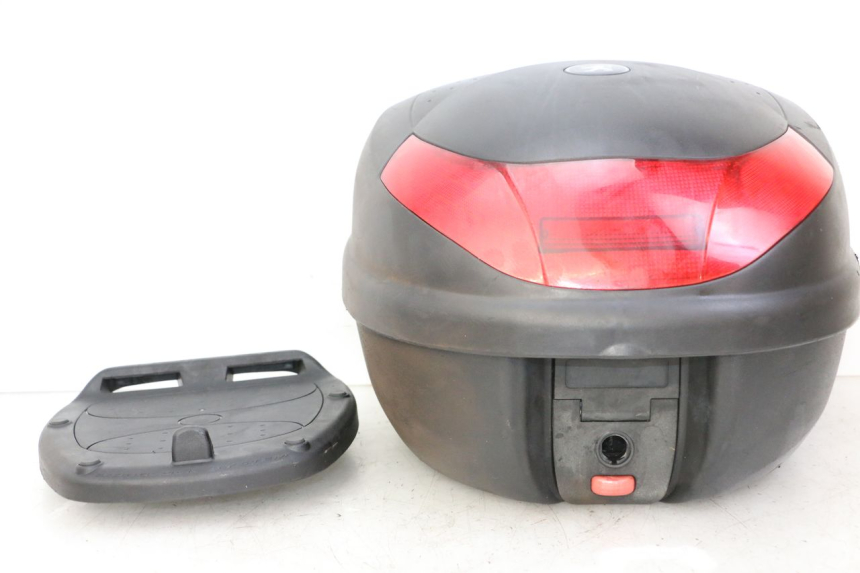 photo de TOP CASE PEUGEOT V-CLIC VCLIC 50 (2007 - 2013) - Vue rapprochée