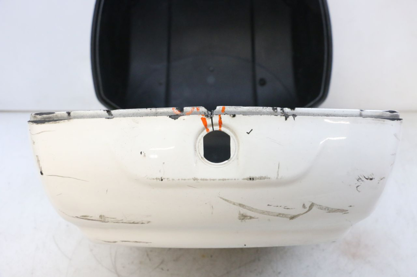 photo de TOP CASE PIAGGIO VESPA GTS SUPER IE 125 (2009 - 2016) - Vue d’ensemble