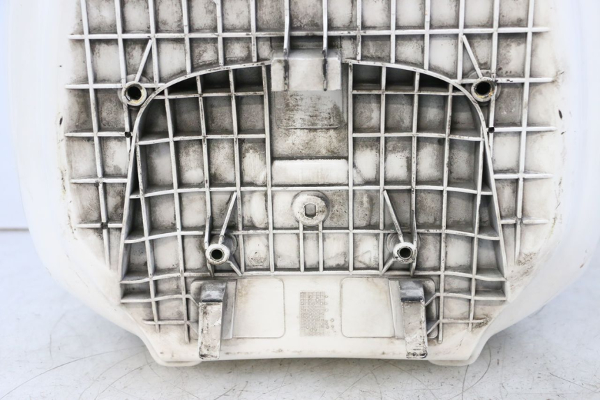 photo de TOP CASE PIAGGIO VESPA GTS SUPER IE 125 (2009 - 2016) - Marquages et références