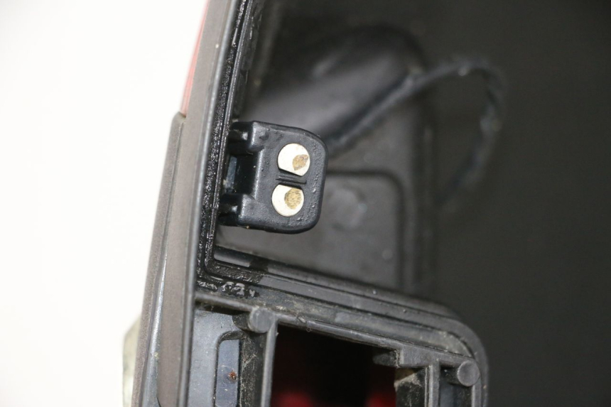 photo de TOP CASE YAMAHA XMAX X-MAX 125 (2006 - 2009) - Zoom composants