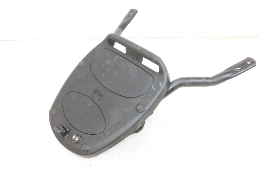 photo de TOP CASE YAMAHA XMAX X-MAX 125 (2006 - 2009) - Points de fixation