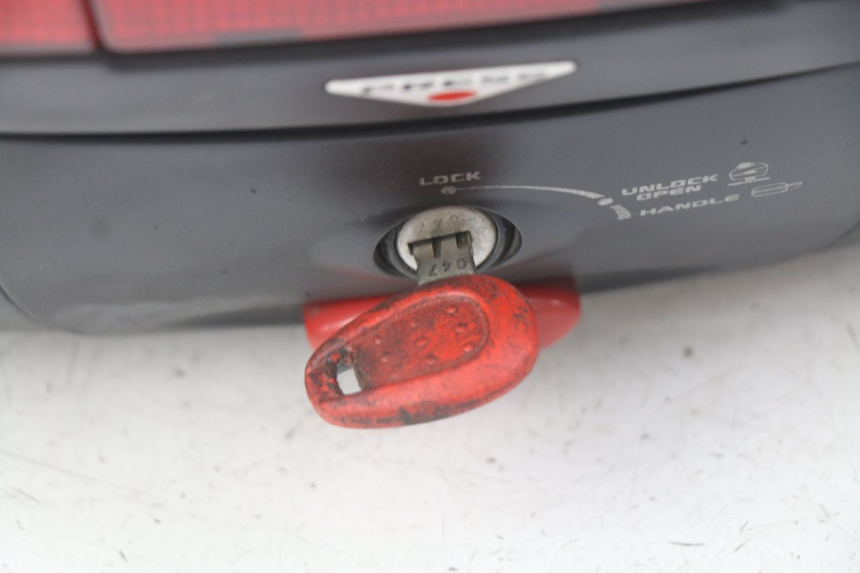 photo de TOP CASE KAWASAKI ZR7 ZR-7 S 750 (1999 - 2004) - Détails caractéristiques