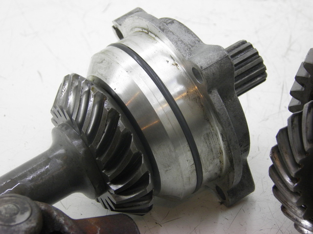 photo de TRANSMISSION ROUE  YAMAHA FJR 1300 (2004 - 2005) - Inspection visuelle