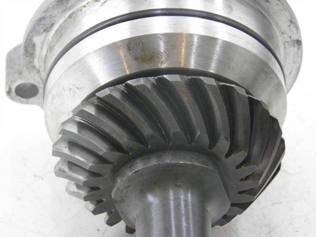 photo de TRANSMISSION ROUE  YAMAHA FJR 1300 (2004 - 2005) - Zoom qualité