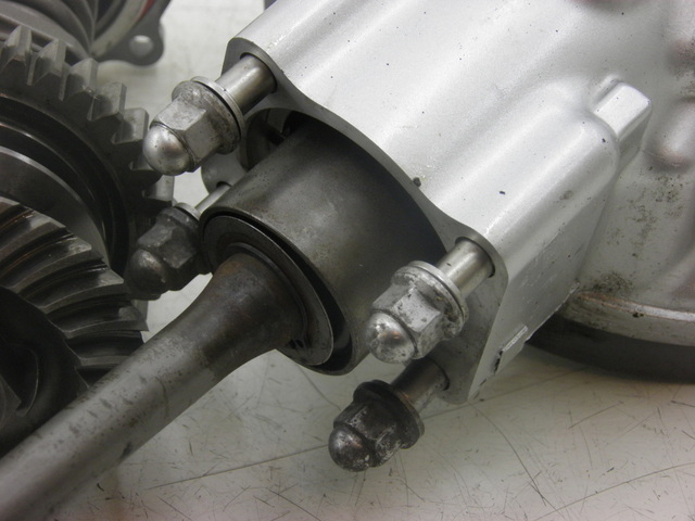 photo de TRANSMISSION ROUE  YAMAHA FJR 1300 (2004 - 2005) - Gros plan technique