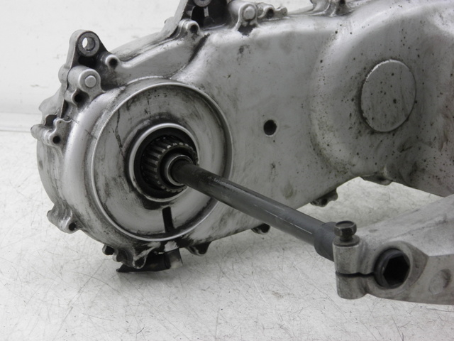 photo de TRANSMISSION ROUE  YAMAHA XP T-MAX TMAX ABS 500 (2000 - 2003) - Vue rapprochée