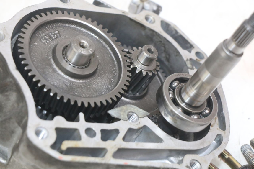 photo de TRANSMISSION ROUE KYMCO AGILITY NAKED RENOUVO 2T 50 (2011 - 2018) - Gros plan technique