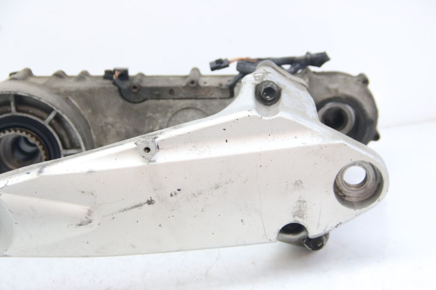 photo de TRANSMISSION ROUE SUZUKI BURGMAN 650 (2002 - 2004) - Points de fixation