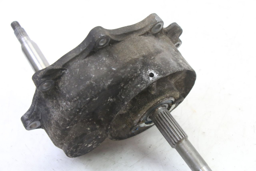 photo de TRANSMISSION ROUE SUZUKI BURGMAN 125 (2007 - 2014) - Gros plan technique