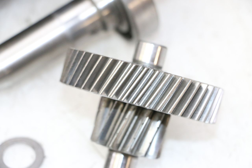 photo de TRANSMISSION ROUE SUZUKI BURGMAN 125 (2007 - 2014) - Zoom qualité