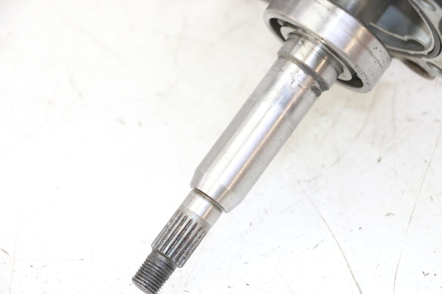 photo de TRANSMISSION ROUE SUZUKI BURGMAN 125 (2007 - 2014) - Gros plan technique