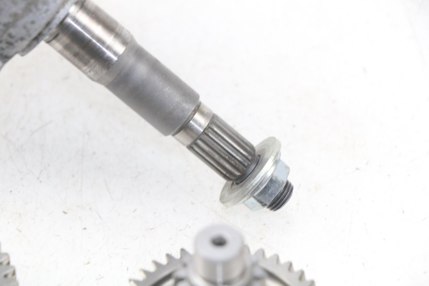 photo de TRANSMISSION ROUE  JMSTAR CJ12M 125 (2005 - 2007) - Gros plan technique