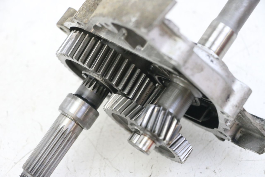 photo de TRANSMISSION ROUE  DAELIM BESBI 125 (2007 - 2008) - Gros plan technique