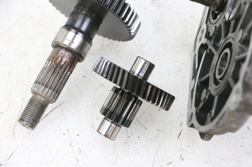 photo de TRANSMISSION ROUE  PEUGEOT ELYSTAR 50 (2002 - 2014) - État de surface