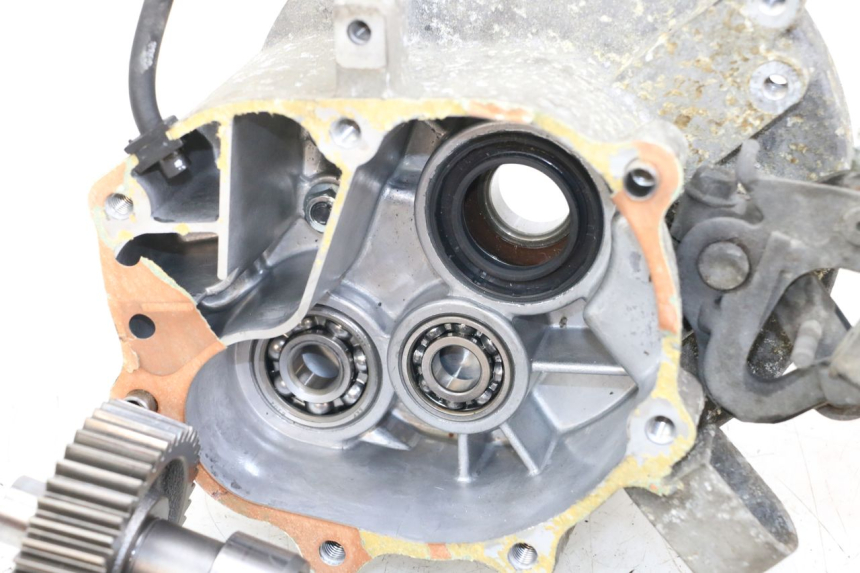 photo de TRANSMISSION ROUE  HONDA FES PANTHEON 2T 125 (1998 - 2002) - Vue rapprochée