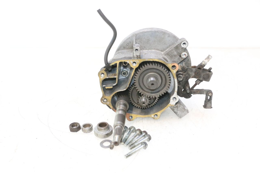 photo de TRANSMISSION ROUE  HONDA FES PANTHEON 2T 125 (1998 - 2002) - Gros plan technique