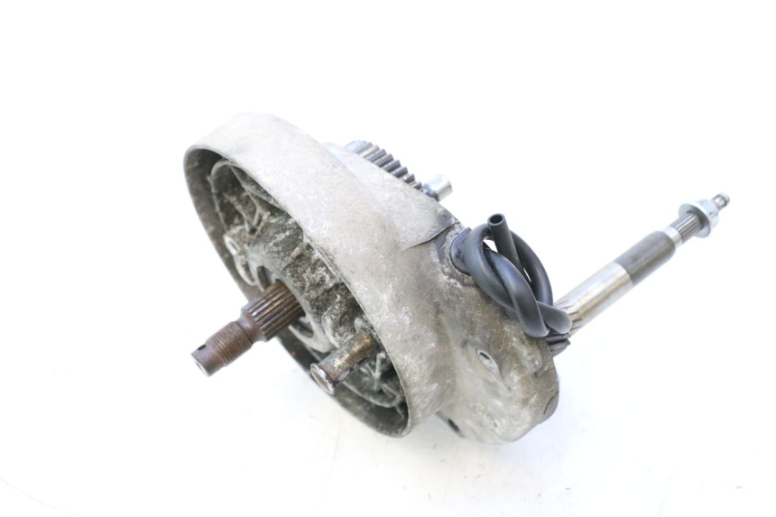 photo de TRANSMISSION ROUE  PIAGGIO LIBERTY 50 (1998 - 2003) - Gros plan technique