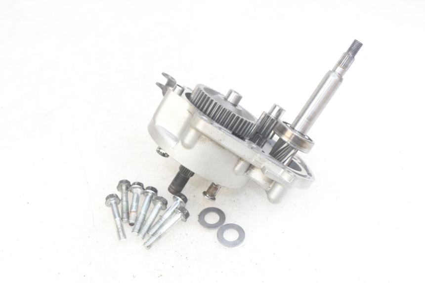 photo de TRANSMISSION ROUE SYM MIO 50 (2011 - 2017) - Gros plan technique