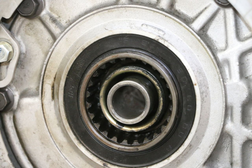 photo de TRANSMISSION ROUE  HONDA NTV DEAUVILLE 650 (2001 - 2006) - État de surface