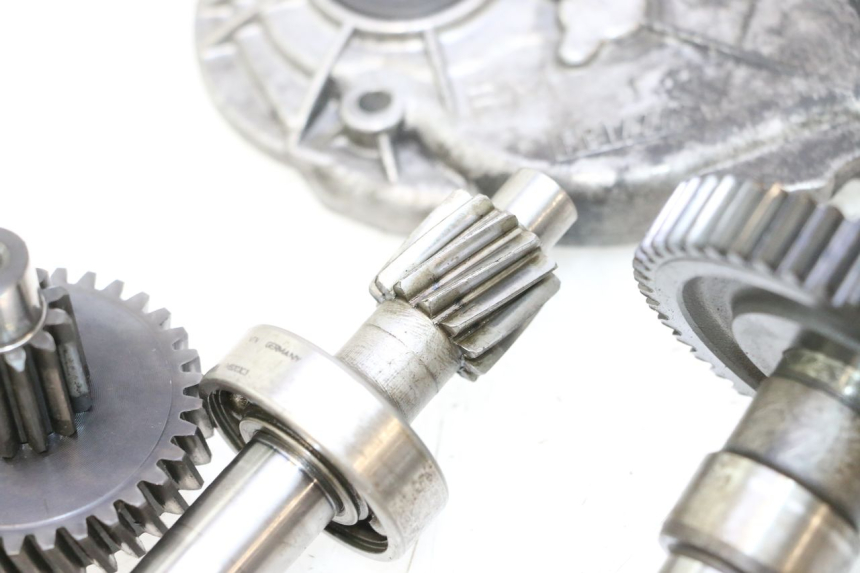 photo de TRANSMISSION ROUE PEUGEOT SPEEDFIGHT LC 50 (1996 - 2002) - Vue rapprochée