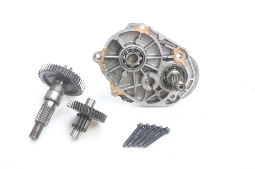 photo de TRANSMISSION ROUE  PEUGEOT TREKKER 50 (1995 - 2004) - Gros plan technique